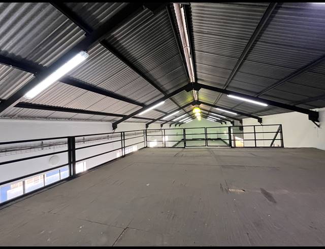 680M² WAREHOUSE TO LET IN SEBENZA